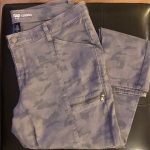 Gap Camo Legging